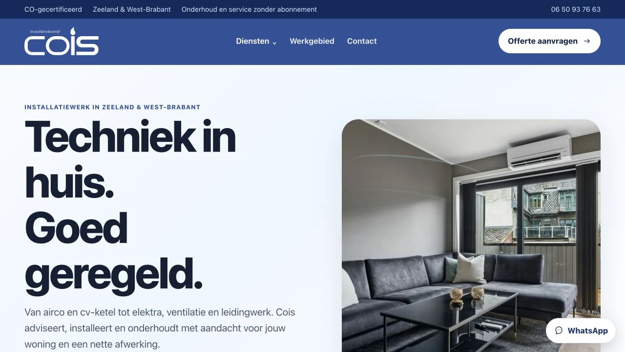 Homepage van Installatiebedrijf Cois met blauwe huisstijl en een foto van een airco in een woonkamer