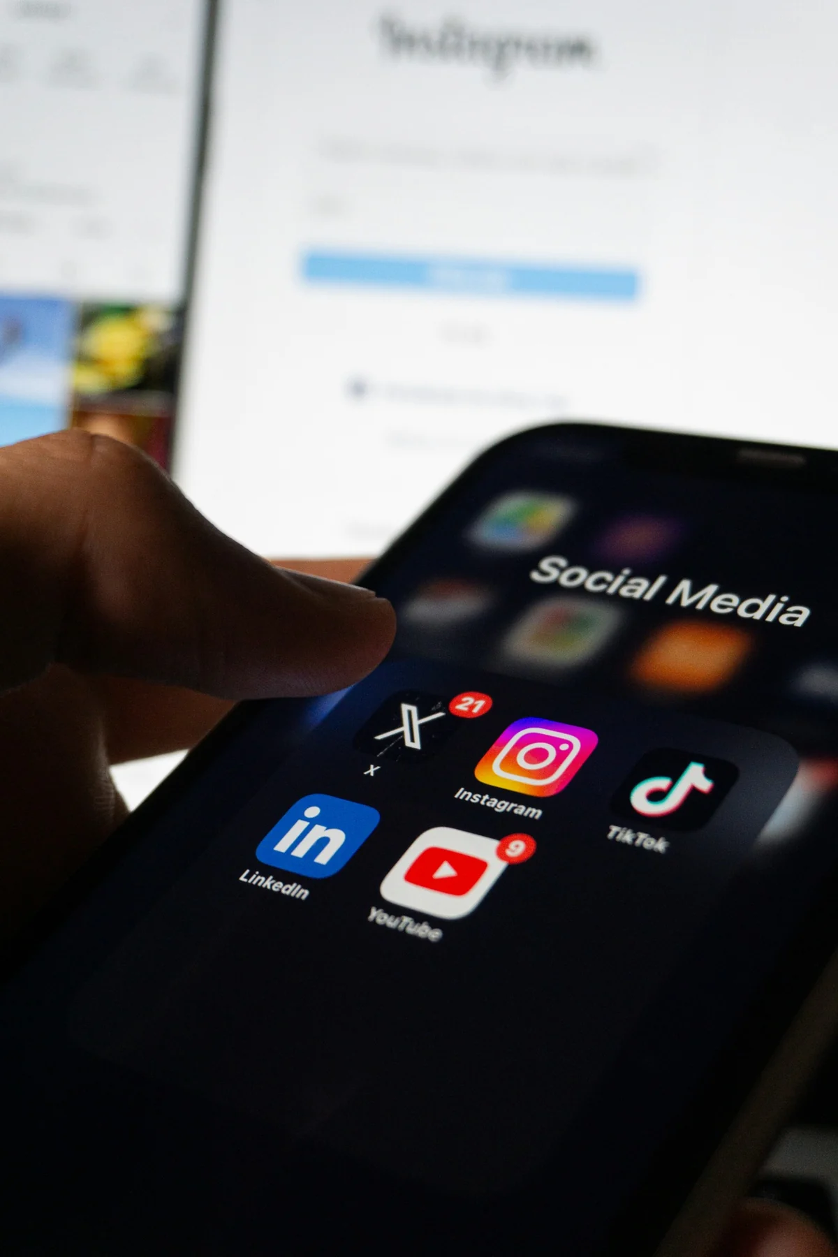 Social media apps op een telefoon